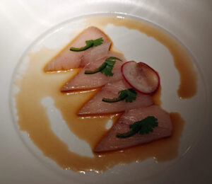 Yellow Fin Sashimi mit Yuzu Glaze