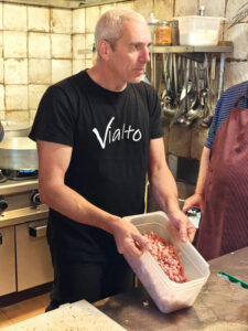 das Fleisch für das Ragout