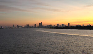 Phnom Penh zur Blauen Stunde
