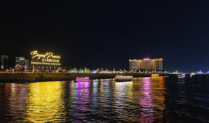 Phnom Penh bei Nacht