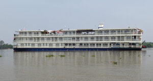 Mekong Navigator vor Cho Lach