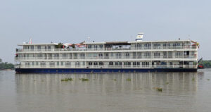 Mekong Navigator vor Cho Lach