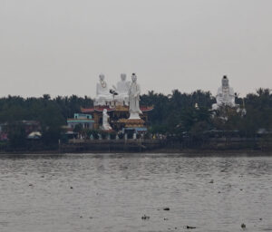 Hai Ten Giang Pagode im Regen