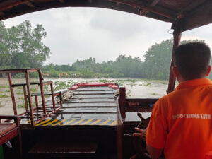 Kanalfahrt mit dem Sampan