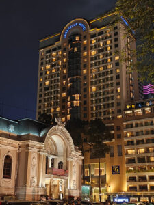 Oper und Caravelle Hotel