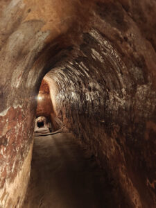 der 12 m Tunnel