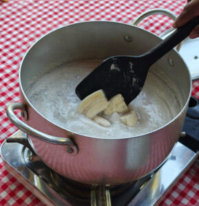 Bananen dazugeben und weiter kochen