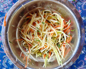 Grüner Mango Salat