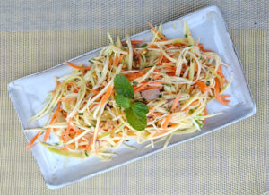 Grüner Mango Salat