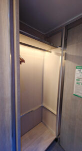 offener Schrank