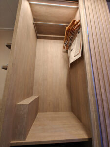 linker Schrank