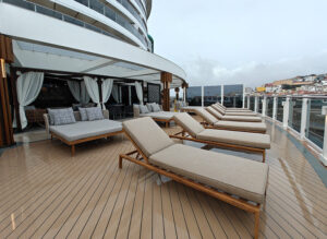 Indulge Outdoor Lounge