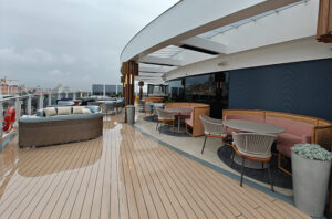 Indulge Outdoor Lounge