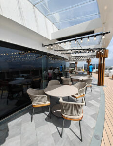 Indulge Outdoor Lounge