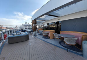 Indulge Outdoor Lounge