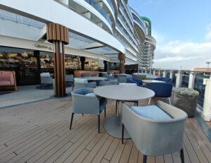 Indulge Outdoor Lounge