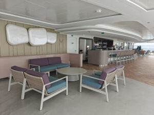 Waves Pool Bar