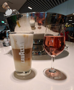 noch ein Latte Macchiato und einen alkoholfreien Rosé