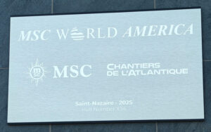 Bauschild der Werft