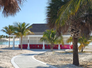 neue Bar an der Westseite der Lagune
