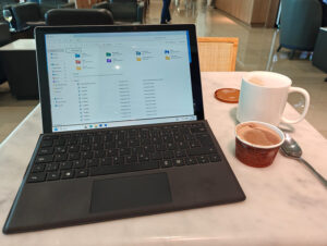 Arbeiten mit Eis und Kaffee