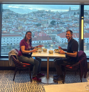 beim Abendessen (Danke an Susanne für das Foto)