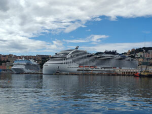 Oceania Allura und MSC World Europa