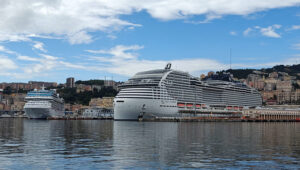 Oceania Allura und MSC World Europa