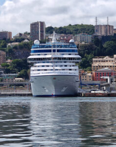 Oceania Allura in Genua