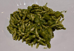 Trofie accomodate al Pesto Genovese con Fagliolini e Patate