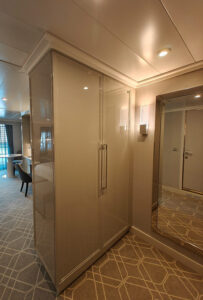 begehbarer Schrank
