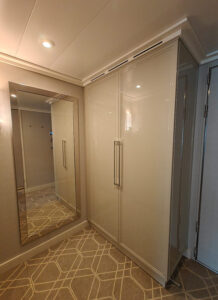 begehbarer Schrank