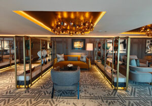 Grand Lounge