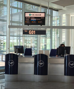 Gate G01