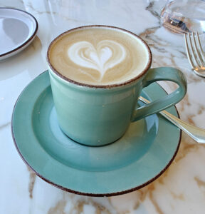 liebevoll gemachter Barista Cappuccino