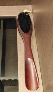 Kleiderbürste, Schuhlöffel