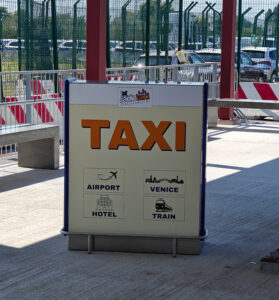 es gibt auch Taxis