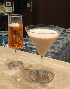 Champagner Cocktail und Tiramisu Martini