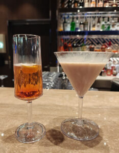 Champagner Cocktail und Tiramisu Martini