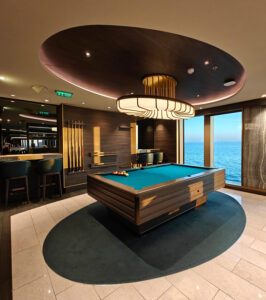 Astern Lounge