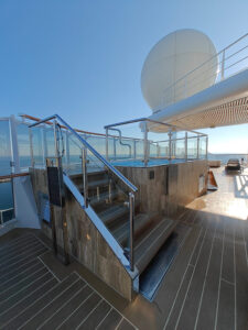 Whirlpool Deck 14