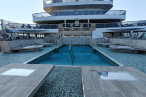 Atoll Pool