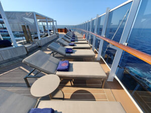 Atoll Pool