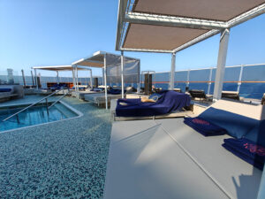 Atoll Pool
