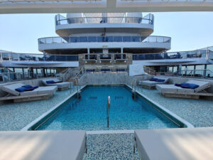 Atoll Pool