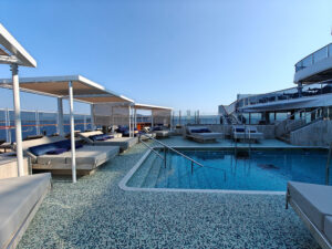 Atoll Pool