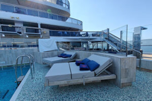 Atoll Pool