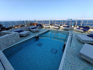 Atoll Pool