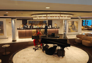 Explora Lounge