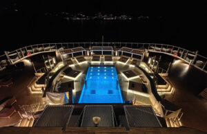 Atoll Pool